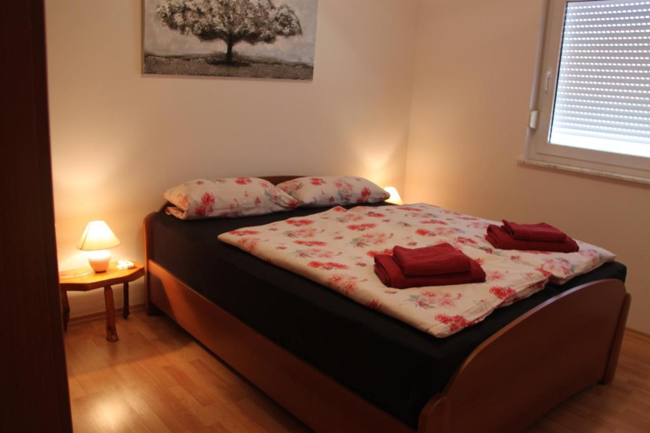 Gallery Apartman Nada Zaboric Exterior foto