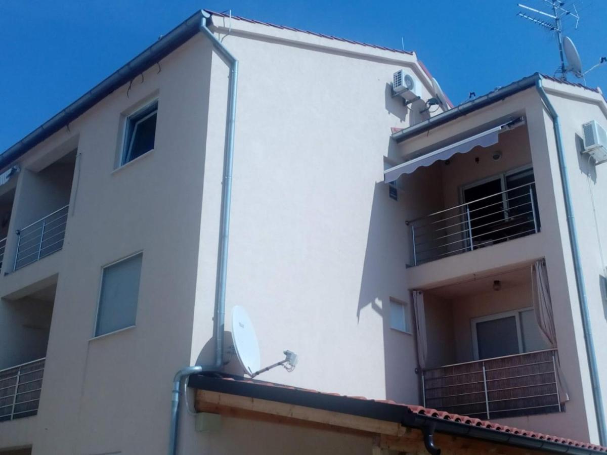 Gallery Apartman Nada Zaboric Exterior foto